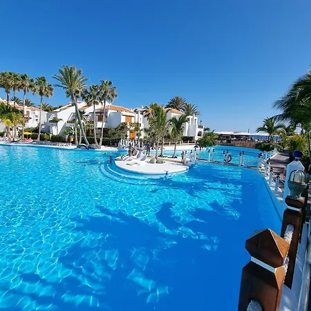 Beachfront No 1 With Heated Pool, Close To Sea And Beach, Balcony, Wifi * بلايا ذي لاس أميريكاس